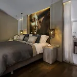 مارتي هيميتريا *