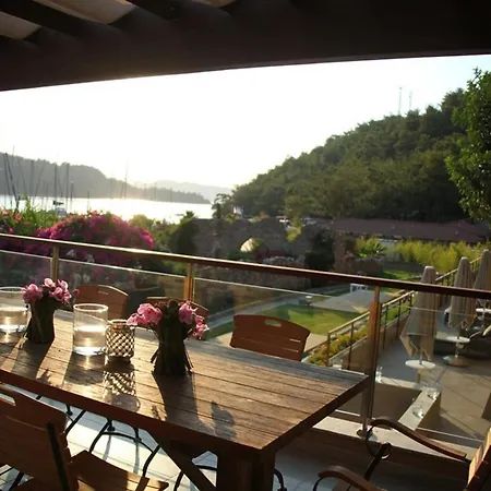 Marti Hemithea ホテル