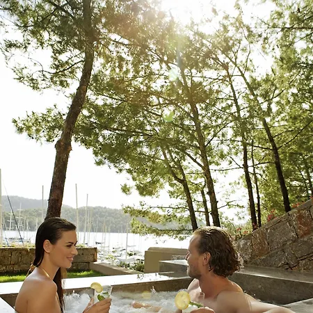 Marti Hemithea Orhaniye